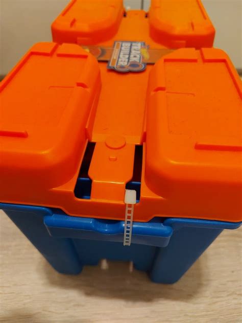 Hot Wheels Track Builder Stunt Box 興趣及遊戲 玩具 遊戲類 Carousell