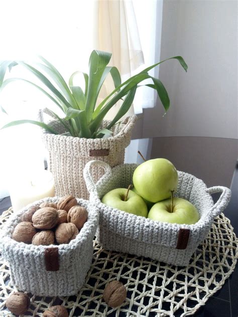 Трикотажные корзины в интерьере (64 фото)