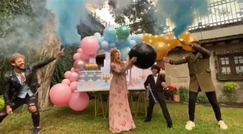 Embarazo en bikini Sherlyn lució su pancita de seis meses en su babymoon Infobae