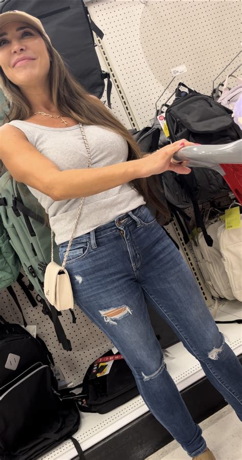 Various Face Shots Of A Gorgeous Big Titted Milf Oc Milf Forum