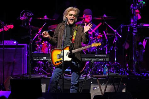Daryl Hall Net Worth - Wiki, Age, Weight and Height, Relationships