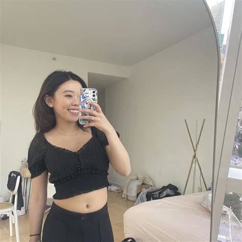 Alice Olivia Rianna Puff Sleeve Smocked Crop Top Depop