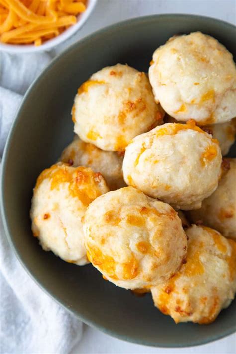 Easy Bisquick Cheddar Biscuits T Of Hospitality