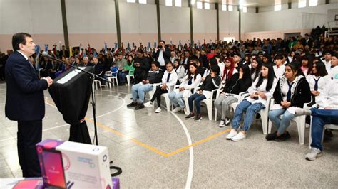 El gobernador Zamora visitó Frías para la inauguración de diversas