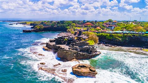 tanah lot pictures   images  unsplash