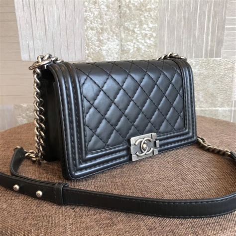 AUTHENTIC CHANEL LE BOY BLACK QUILTED CALFSKIN MEDIUM FLAP BAG RHW