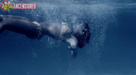 Naked Lacey Chabert In Thirst