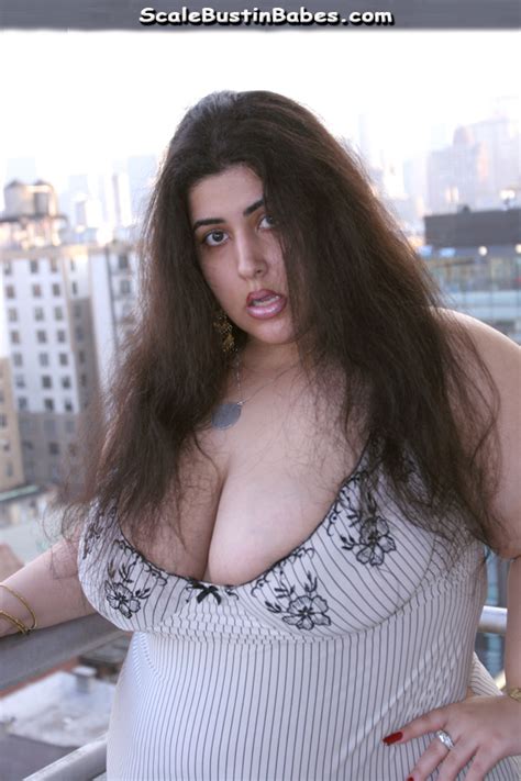 Brunette BBW Sasha NYC Flaunts Her Big Tits Gives Head And Gets A Huge