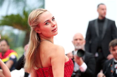 Kimberley Garner Sexy Cleavage Hot Celebs Home