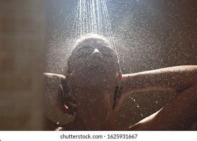 14 583 Blonde In Shower Stock Photos Images Photography Shutterstock