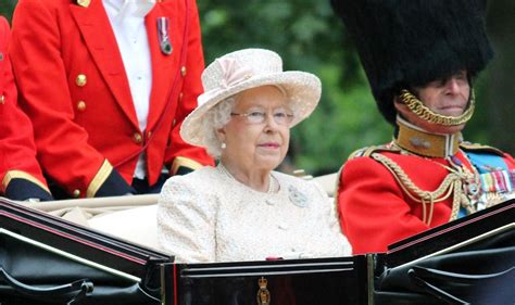Rainha Elizabeth II não queria a legalização do casamento gay na Inglaterra