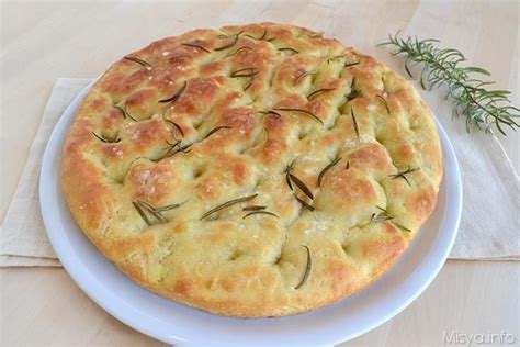 Focaccia Al Rosmarino Ricetta Focaccia Al Rosmarino Di Misya