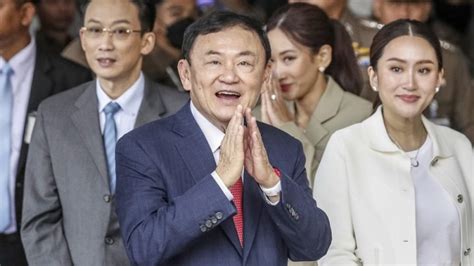 Thailands Fugitive Ex Pm Thaksin Returns From 17 Years In Self Exile