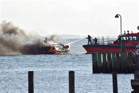 Brand på skib Presse fotos dk