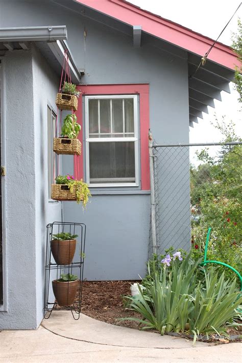 12 Hanging Basket Garden Design Ideas For Vertical Beauty