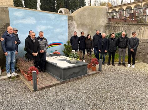 AA La Visita Alla Tomba Di Franco Ballerini ItalCiclismo