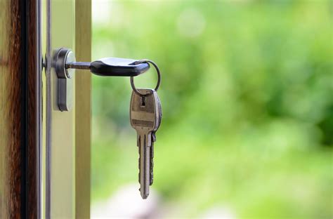 FAST Miami Car Door Unlock Service Open 24hrs - 786 Locksmith Miami