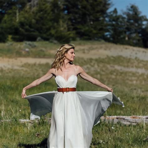 Erin Andrews Bikini Pictures Hot Sexy Woophy