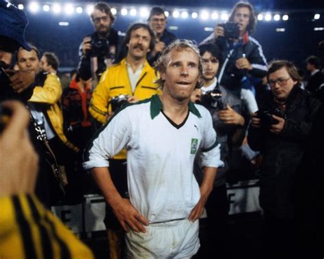 Berti Vogts: Borussia Mönchengladbach's defensive terrier | Bundesliga