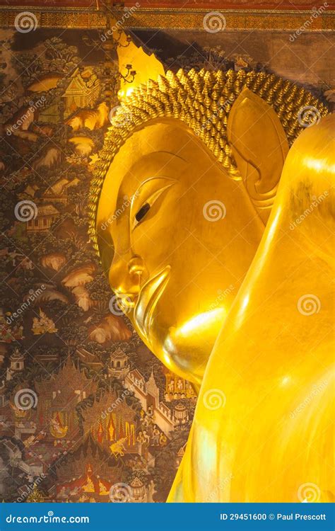 Reclining Buddha in Wat Pho Stock Photo - Image of peaceful, pray: 29451600