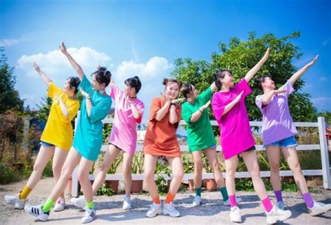 Khám Phá Xu Hướng May Đồng Phục Lớp HOT Hiện Nay