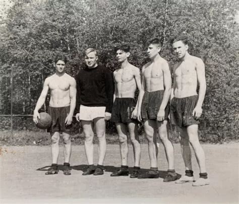 SHIRTLESS BEEFCAKE MUSCLE Jock Hunk Smooth Beefcake Male Hot Guy PHOTO 4X6 B1611 3 30 PicClick UK