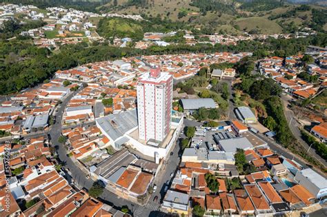 Pedreira Ciplan Guapó - Imagens aéreas da cidade de Pedreira, São Paulo. Prédios, casas e ruas ...