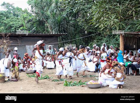 Initiation to the Gabonese feminine rite 'Ndjembe' in the Okala