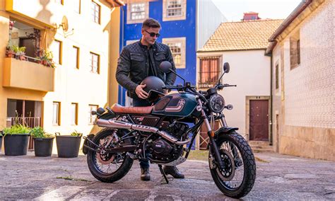 Scrambler X Naked UM Motorcycles