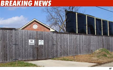 Tiger Woods Look Alike At Sex Rehab Center