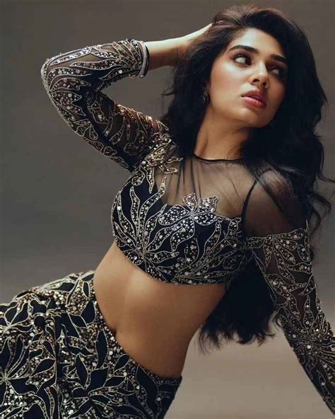 Krithi Shetty Curvy Navel Thighs Exposed In Bralette Tops