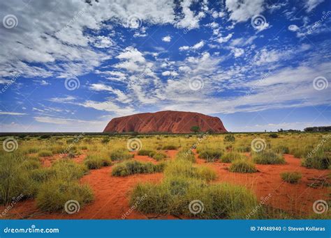 Uluru Editorial Image CartoonDealer 31018784