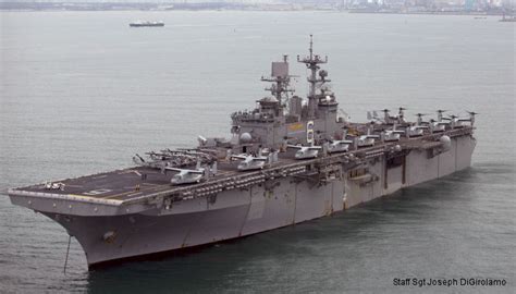 Uss Bonhomme Richard Lhd 6