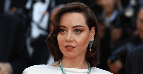 Aubrey Plaza Says Freak Stroke Paralyzed Her and Left Her Without