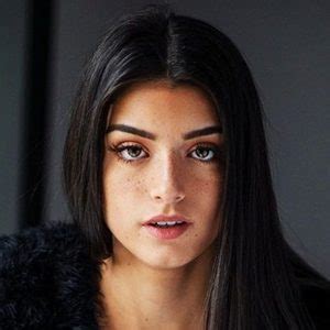 Dixie DAmelio At Bikini Beach Dixie Video