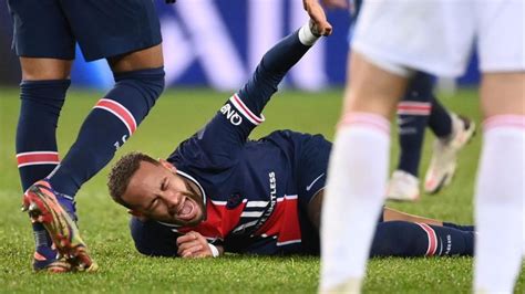 Neymar Suffers Another Horrific Injury In Psg Loss Adomonline