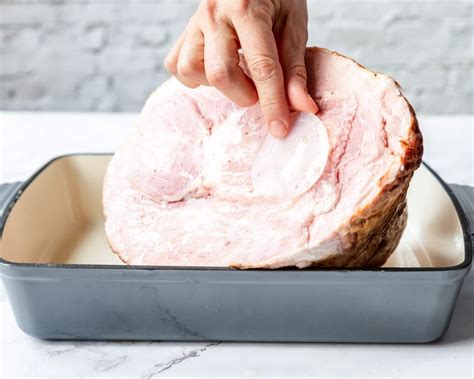 how to cook a spiral cut ham in the oven