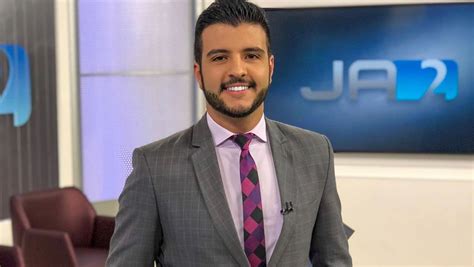 O Primeiro Jornalista Abertamente Gay A Apresentar O Jornal Nacional