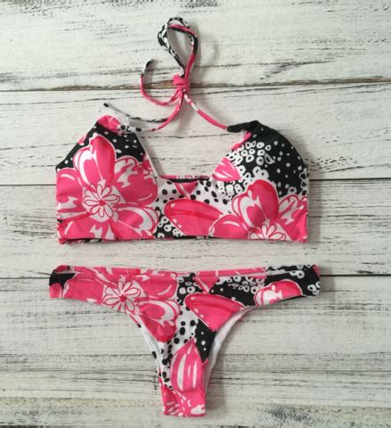 Pink Flower Two Piece Bikini On Luulla