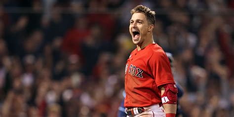 Pranks, bananas and a $1 million bet: The Kiké Hernández experience in