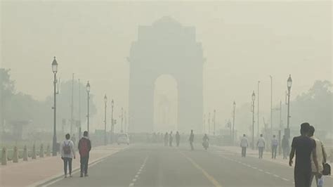 Delhi Air Pollution Traffic Police Enforce Grap 4 Impound Over 1400