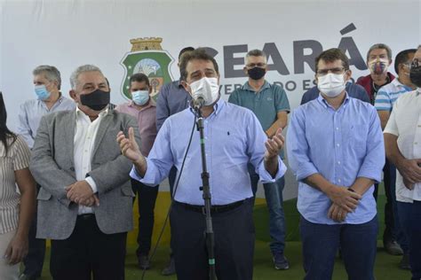 Governo do Ceará inaugura a 239ª Areninha e autoriza obras do Sinalize