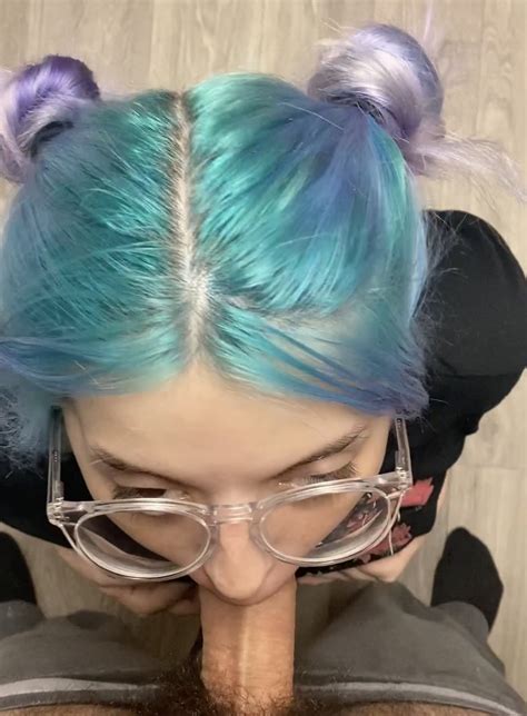 Busty Slut Laura Cute Busty Slut Laura 30 Porn Pic