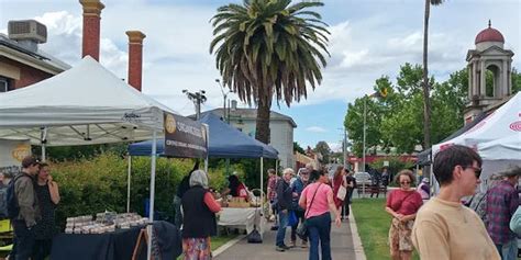 Castlemaine Shopping Centres And Markets Travel Victoria Accommodation