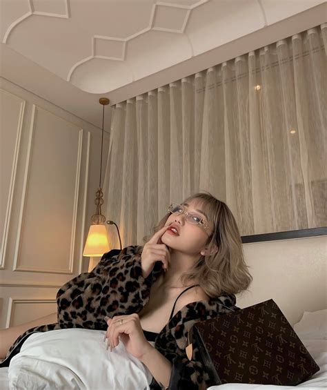 Hot Tiktoker Khánh Huyền đăng đàn thể hiện sự bất ổn tâm lý sau ồn ào xin link Tinmoi vn