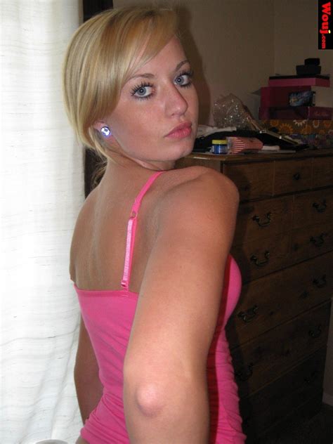 Blonde Amateur Babe Poses Seductively For Her Lucky Bf Photos