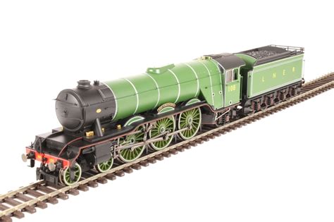 Hornby R3518 Class A3 4 6 2 108 Gay Crusader In LNER Apple Green The Hattons