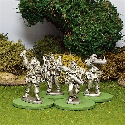 british la light anti tank weapon teams st corps