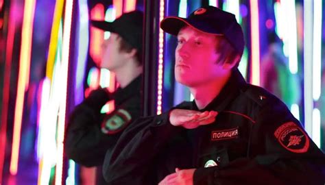 Pussy Riot Single Y Video Tras Su Protesta En La Final Del Mundial Theborderlinemusic