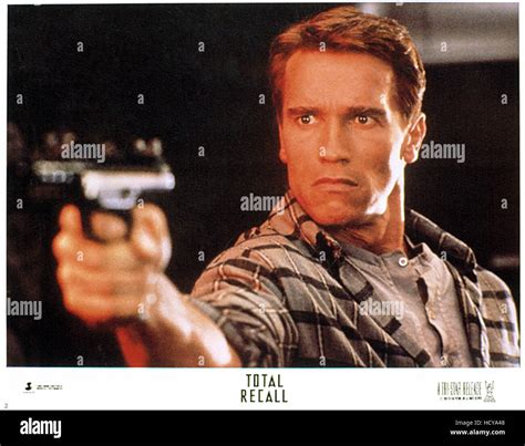 TOTAL RECALL, Arnold Schwarzenegger, 1990 Stock Photo - Alamy